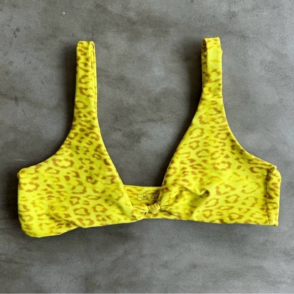 Skatie Penny Front Tie Twist Bikini Top in Tulum Leopard Print Yellow sz Small - Picture 7 of 7